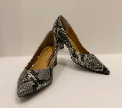 Tacones para mujer J. Renee "Fatemeh" negros, grises con textura estampado de serpiente talla 6M Foto 1 de 4