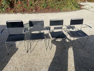 4 sillas de comedor apilables italianas Giandomenico Belotti en cuero negro/cromo Foto 1 de 4
