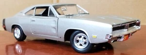 Johnny Lightning 1969 Dodge Charger R/T Silve 1:24 Scale Diecast Metal Model Car - Picture 1 of 12