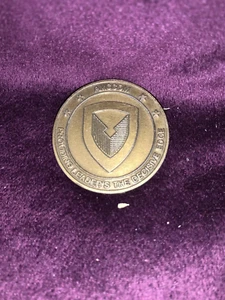 U.S.ARMY AMCCOM 2 Star  vintage presentation challenge coin - Picture 1 of 3