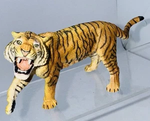 Papo Brüllender Tiger Jungtier Löwe Figur Kunststoff Spielzeug handbemalt Frankreich - Bild 1 von 8