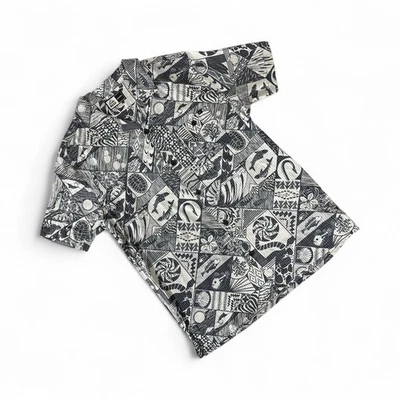 Camisa Reef Para Hombres Med Manga Corta Abotonada Abstracta Negra Blanca Hawaiana Nueva Con Etiquetas Foto 1 de 4