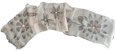 J Peterman Company Lana Taupe Seda Floral Bufanda Estrás Nuevo en Caja Foto 1 de 4