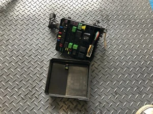 MITSUBISHI OUTLANDER 2.0 DIESEL (2009) - FUSE BOX 8565A024 - Picture 1 of 3