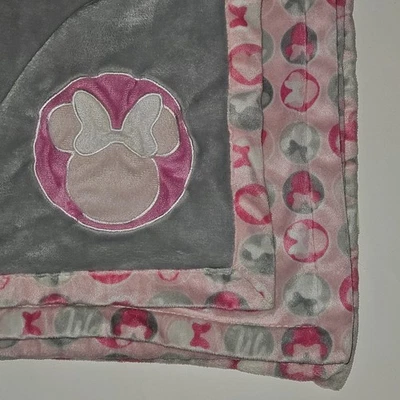 Disney Bebé Minnie Mouse Manta Reversible Gris Blanco Rosa Círculos Arco Corazón Foto 1 de 4