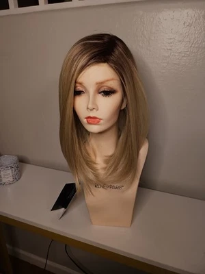 Peluca Ground Theory de BELLETRESS Color Miel con Chai Latte. NUEVO CON ETIQUETAS, HF, frente de encaje Foto 1 de 4