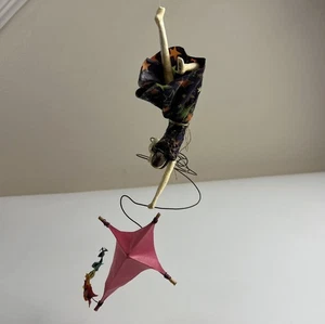 Serena Mann Papel Maché Móvil Cometa Voladora Dama Escultura ÚNICA Firmada 2002 - Imagen 1 de 23