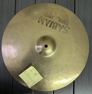 Sabian 16" Crash Cymbal with 1cm crack on edge - Picture 1 of 4