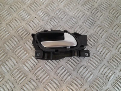 Ручка передней внутренней двери для правшей Peugeot 2008 Mk1 2013-2019  - Изображение 1 из 4