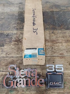 NOS OEM GM 1975-1980 Sierra Grande 35 GMC Truck Fender Emblem Badge Trim 351829 - Bild 1 von 18