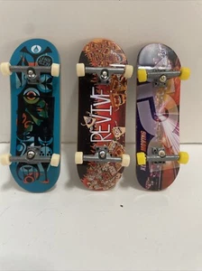 Lot of 3 Used Tech Deck Fingerboards Skateboards - Picture 1 of 7