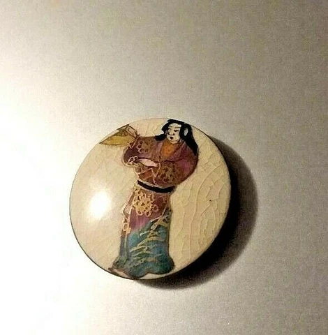 Antique VTG Hand Paint SATSUMA Ceramic Button-Geisha Stand/Fan 1 3/16 " Signed Cover