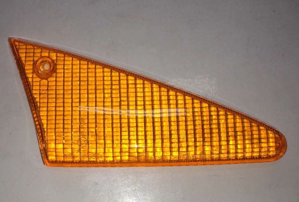 8212592 Plastica Freccia Ant. Destra Aprilia Sr 50 93 Sr 50 94 96 Liquid Cooled  - Immagine 1 di 1