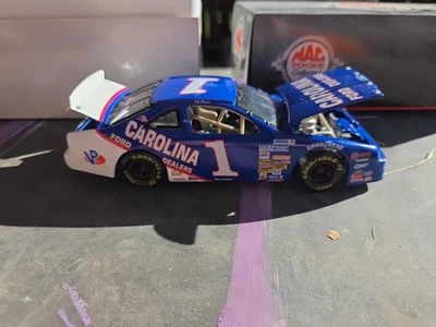 Jeff Gordon #1 1991 concesionarios de Carolina Ford Thunderbird 1/24 diecast NASCAR Foto 1 de 4