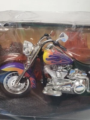 HOT WHEELS HARLEY DAVIDSON SOFTAIL MOTORCYCLE 1:10 DIECAST 21360 NIB - Image 1 of 4