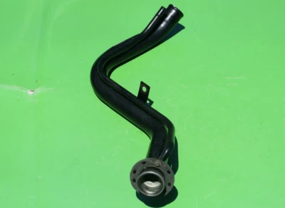 MAZDA 323 88-89 TUBO DE LLENADO DE COMBUSTIBLE TUBO DE CUELLO DE GAS BM89-42-210 OEM 2x2 1,6 L Foto 1 de 4