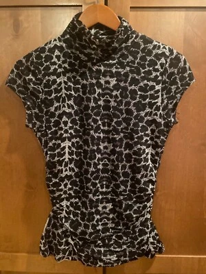 kenneth cole женщин верхний маленький животное печати серый и черный короткий рукав  - Изображение 1 из 3