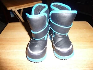 BOYS SIZE 6 BOOTS BLACK WITH BLUE TRIM - Picture 1 of 3