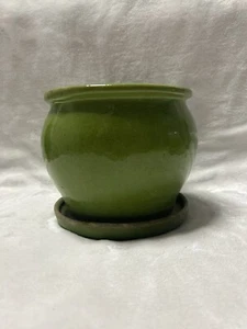 Medium 7 inch ceramic green planter pot with drainage saucer - Picture 1 of 8