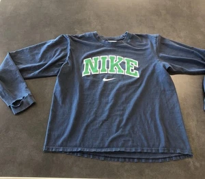 Camisa NIKE De Colección Para Hombres M Manga Larga Centro Swoosh Spellout Y2K Patinador Grunge - Imagen 1 de 18