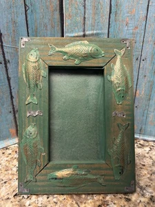 Vintage Artsy Green Wood Picture Frame With Metal Fish Accents 3" x 4.5" Photo - Picture 1 of 4