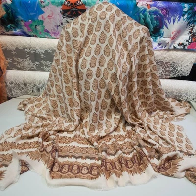 Auténtica Bufanda Loro Piana Memoria de la India impresa cachemir puro 155 x 135 cm Foto 1 de 4