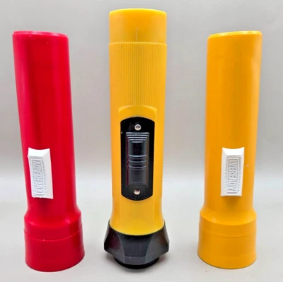 3 linternas Eveready vintage hechas en EE. UU. todas probadas buenas ENVÍO GRATUITO Foto 1 de 4