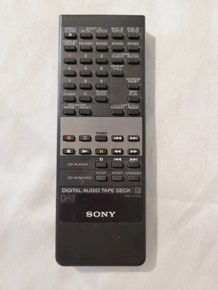 Controle remoto Sony DAT Deck RM-D57A para DTC-57ES/DTC-59ES totalmente operacional - Imagem 1 de 2