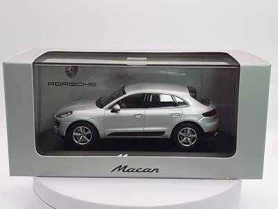 Porsche Macan Minichamps 1/43 Argento - Immagine 1 di 2