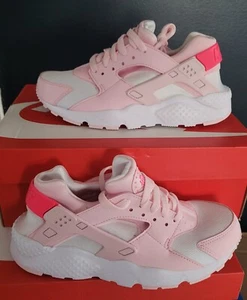 NUOVA AUTENTICA NIKE HUARACHE RUN (GS) ""SCHIUMA ROSA"" US 5 Y - Foto 1 di 5