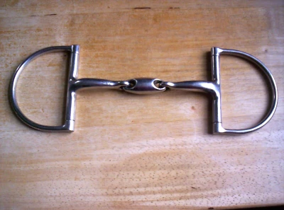 Аккуратно использованное охотничье сверло из нержавеющей стали Korsteel Dee Oval Link Snaffle Bit 5 1/2 дюйма - Изображение 1 из 4