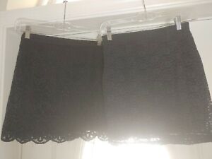HOLLISTER LOT OF 2 LACE SKIRTS NAVY BLUE S AND 00 BOTH ARE VERY NICE ONE HAS ELA
