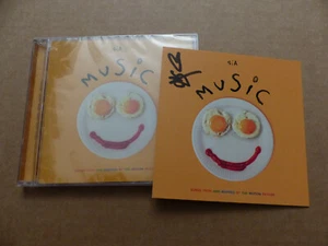 SIA signed Autogramm signiert MUSIC Songs From And Inspired By Album Cover Card - Bild 1 von 2