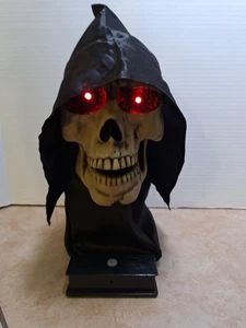 Skull Shocker Motion Sensor  Animated Skull Pops Out Roars Singing Tested Works - Picture 1 of 17