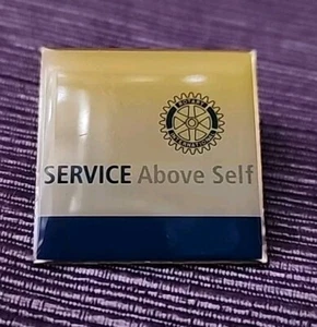 Rotary Club International Service Above Self Pin Badge - Picture 1 of 8