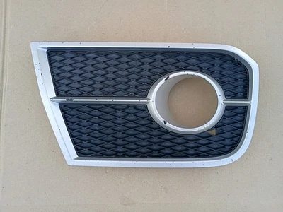 Moldura de lâmpada de neblina 2010-2012 Acura RDX driver esquerdo LH FABRICANTE DE EQUIPAMENTO ORIGINAL 71108-STK - Imagem 1 de 4