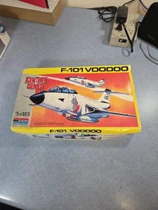 F-101 Voodoo 1:48 Monogram Revell 5829 "Bausatz OVP in Folie!" 1990 Vintage - Picture 1 of 14