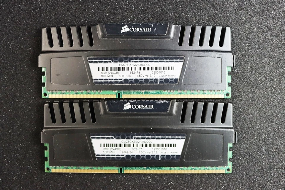 Corsair Vengeance CMZ8GX3M2A1600C9 DDR3 Set 8GB (2x4) PC3-12800U DDR3-1600 #6211 - Bild 1 von 1