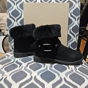 UGG CEDRIC BLACK SUEDE SHEEPSKIN BOOTS SZ 9M NIB - Picture 1 of 11