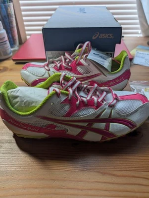 Women's Size 6.5 Asics Prima Diva Sprint Running Shoes With Spikes And Tool - Image 1 of 4