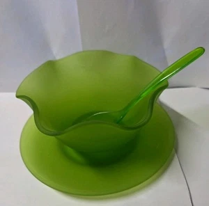 Vintage Green Satin Frosted Scalloped Edge Glass Bowl 5" & 6" Saucer - Picture 1 of 5