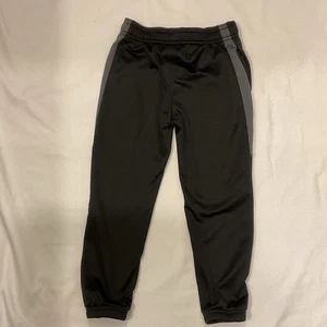 Kids Joggers Sweatpants Under Armour  Size 5 Youth Black Waist 20”inseam 17” - Picture 1 of 8