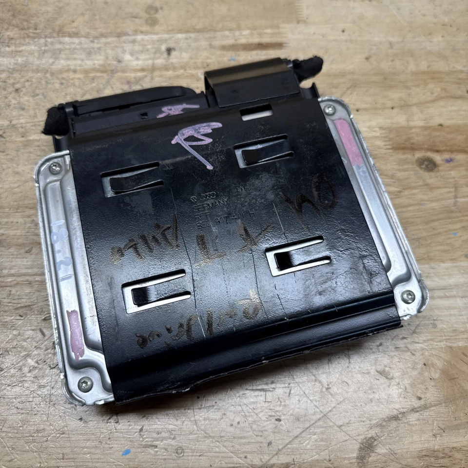 2000-2004 Audi TT 1.8L ECU Engine Control Module Auto Trans 8E0907411H OEM Foto 1 de 4