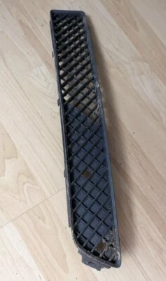 Chrysler Crossfire 2004-2008 parachoques delantero inferior parrilla lado del conductor Foto 1 de 4