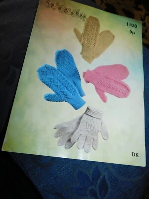 VINTAGE ORIGINAL KNITTING PATTERN WENDY 1100 DK GLOVES & MITTENS  - Image 1 of 2