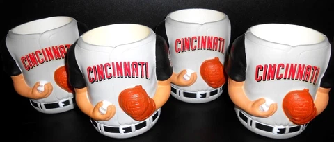 Set of 4 Cincinnati Reds Jersey Can Cooler Koozie  High Density Foam (LOC-4) Cover