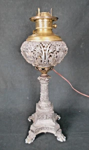 FANCY ORNATE ANTIQUE 19th C. VICTORIAN BRASS AND METAL BANQUET OIL LAMP - Picture 1 of 14