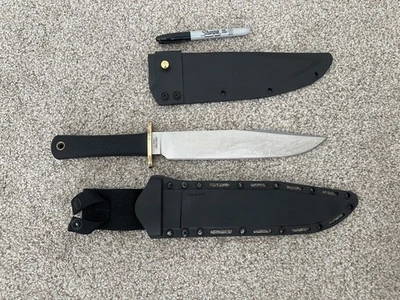 Cold Steel Trail Master 01 con funda de ocultación Panther Foto 1 de 4