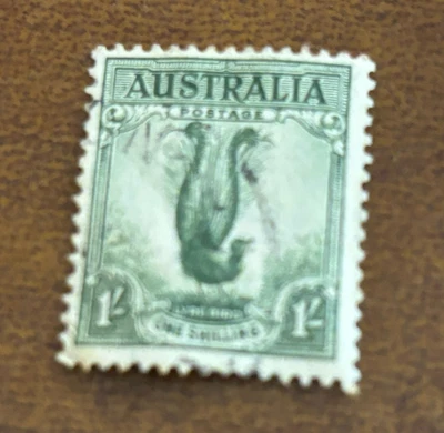 Estampillas de Australia Scott Lyrebird 1 chelín verde #AUS-4 Foto 1 de 2