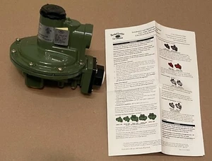 MEC MEGR-1652-CFF 1/2" NPT x 3/4" NPT Back Mount Second Stage Regulator - Picture 1 of 11